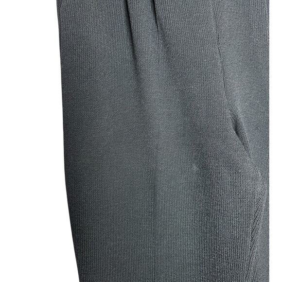 St. John Basics Black Pleated Front Santana Knit Slacks Pants Size 10 - Picture 6 of 8